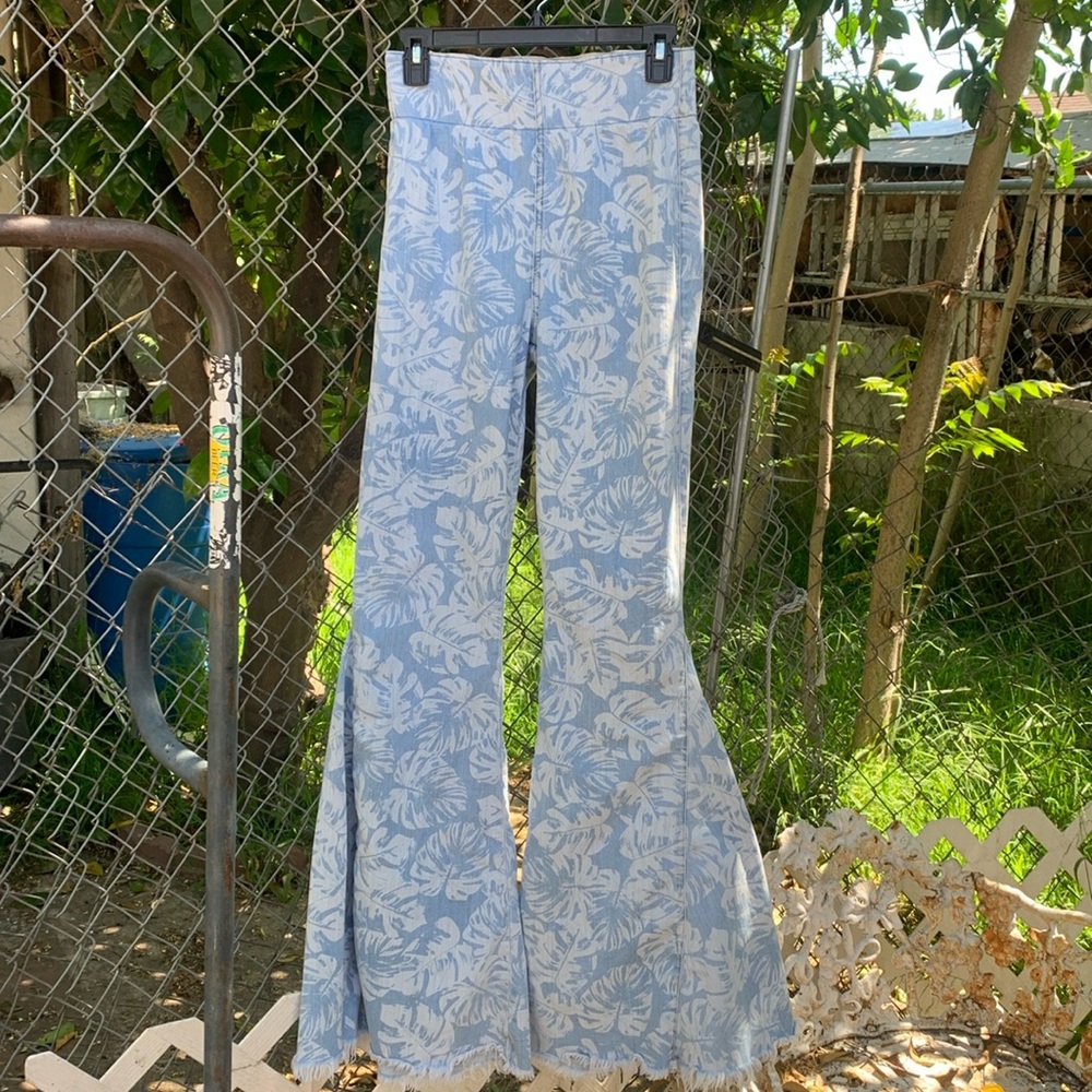 Mumu Blue Berkeley Bells Palm Leaf Print Pants - Picture 1 of 16